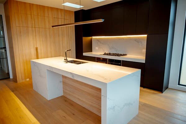 Kitchen Cabinets - Image 6