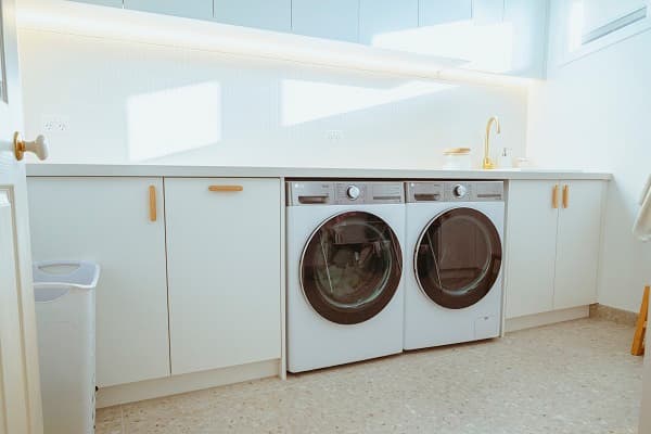 Laundry Cabinets - Image 9
